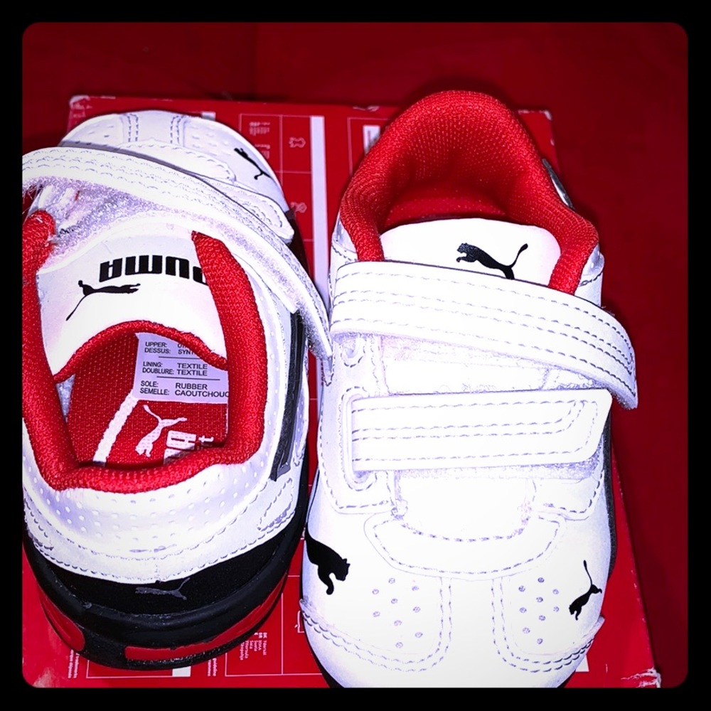 Infant puma sneakers